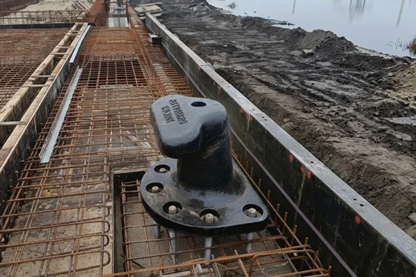T-head mooring bollard positioned over reinforcement before the quay concrete pour